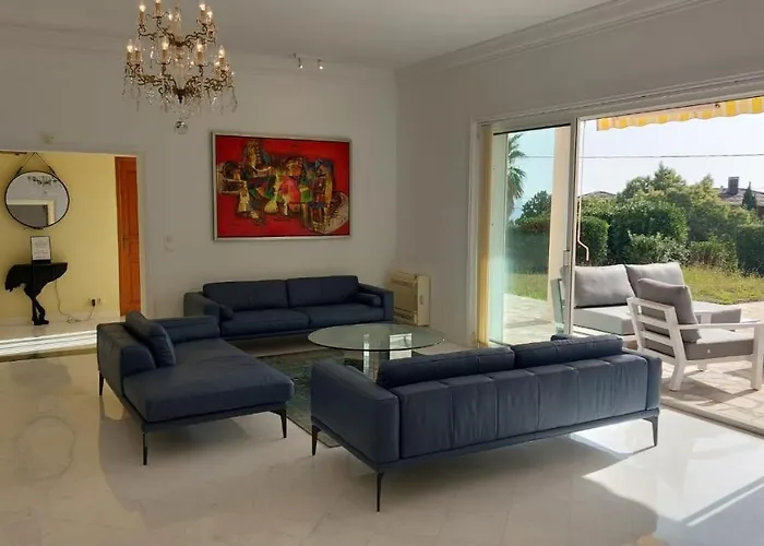 Вилла Petit Boucharel